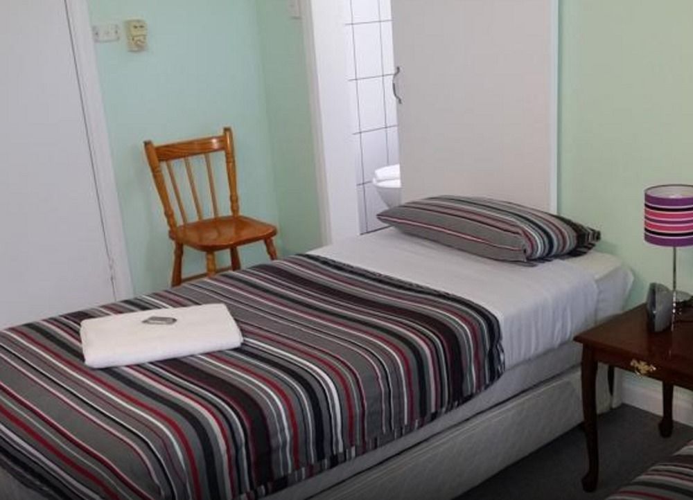 Warners At The Bay Motel Уорнърс Бей Екстериор снимка